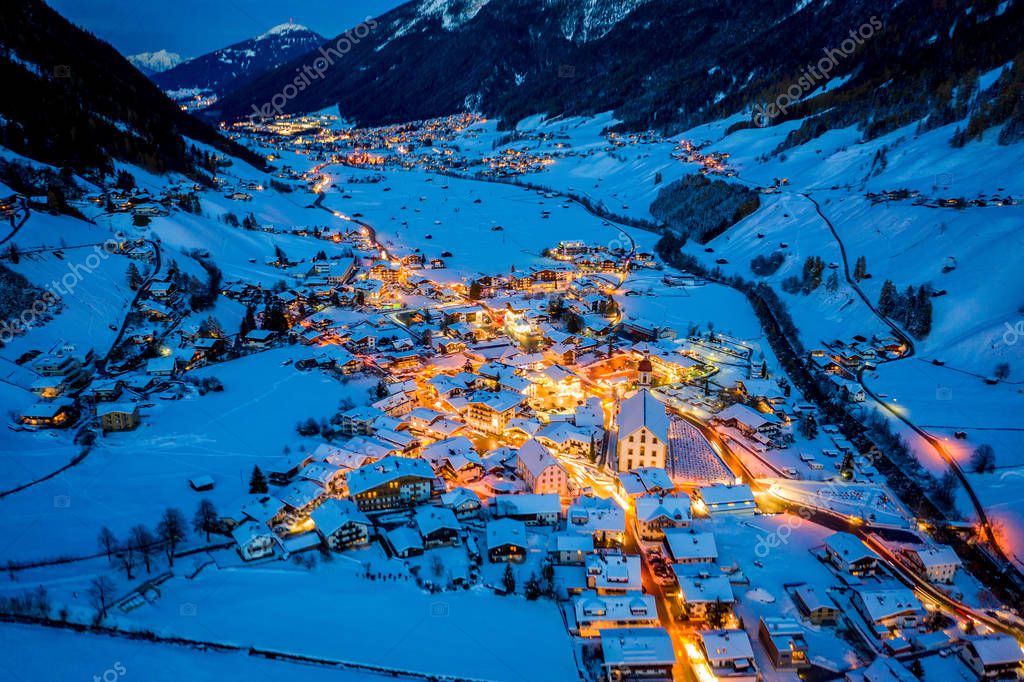 Lage im Stubaital nahe Berge und Dorf